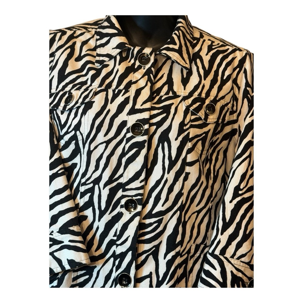 Chico's  Women's Size 2 (Ladies‎ 12) Zebra Black & White Print Jacket Button Up - Picture 6 of 14